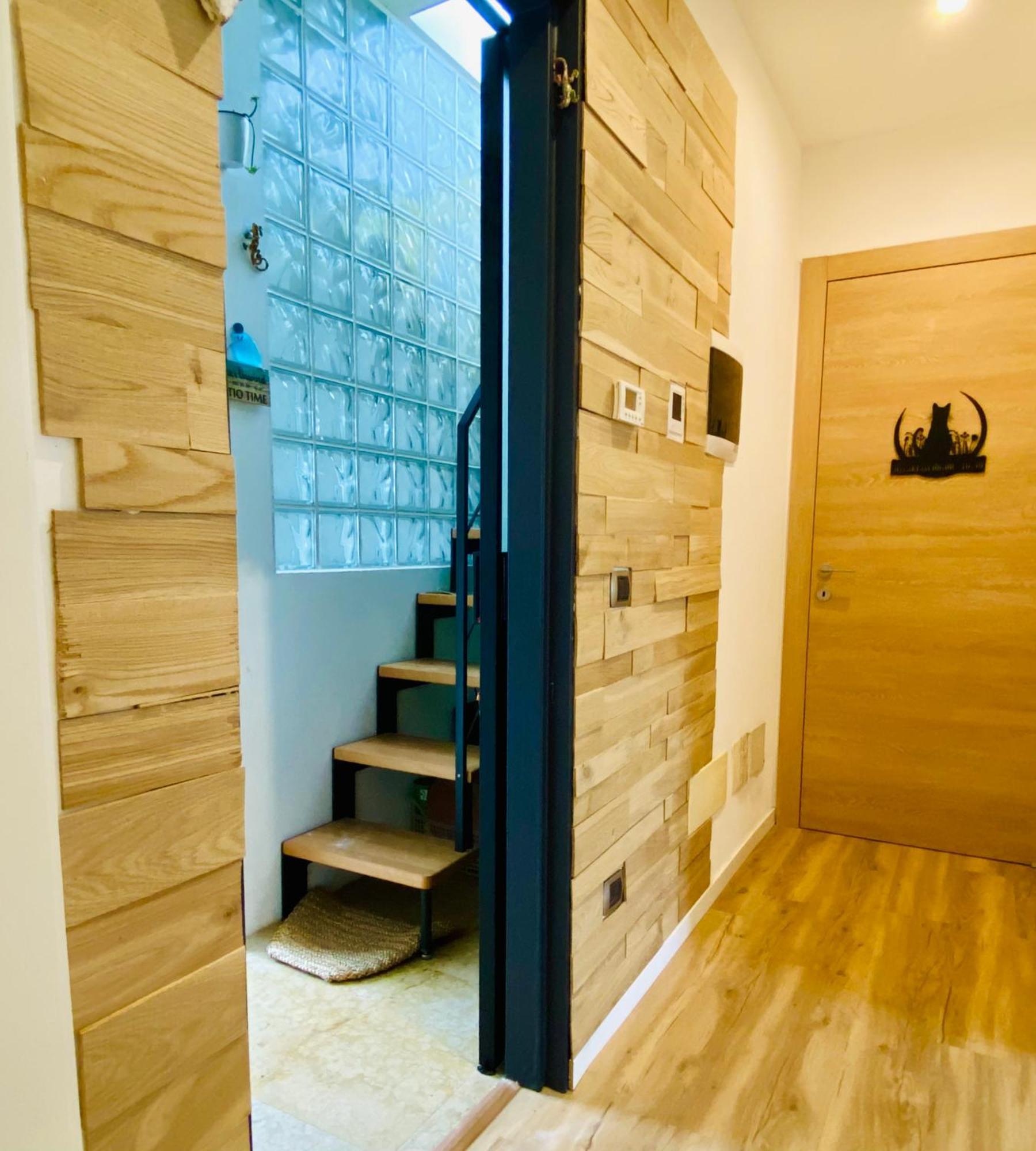 The Luxory Cat Bed & Breakfast Milan